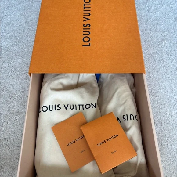 Louis Vuitton Monogram White & Green High-Top Sneakers - Picture 12 of 13